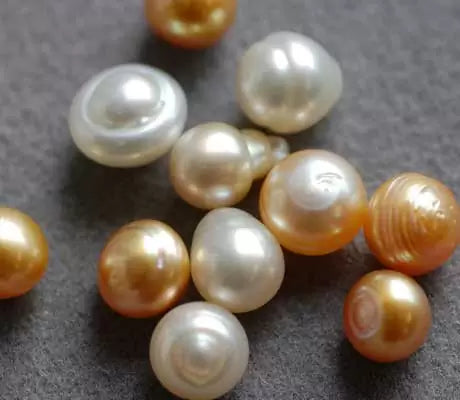 Assorted South Sea pearls, ranging in color from golden to white
